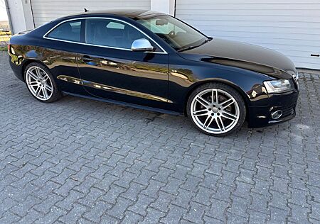 Audi S5 4.2 FSI quattro -