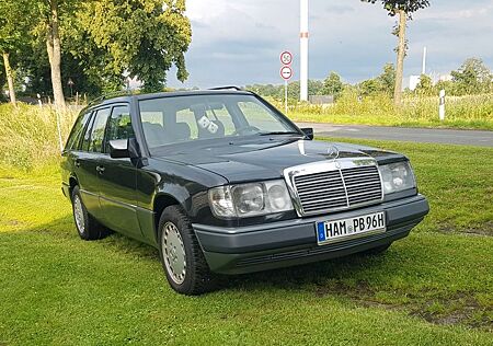 Mercedes-Benz E 250 TD Oldtimer H Zulassung TÜV neu