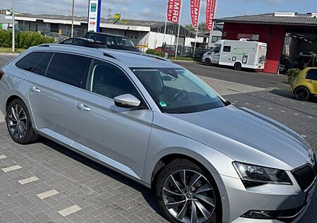 Skoda Superb 1.8 TSI DSG Style Combi Style