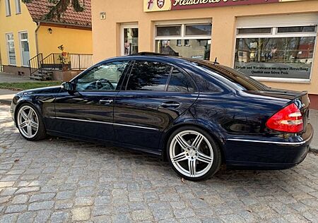 Mercedes-Benz E 320 V6 Benzin Automatik Avantgarde Vollleder