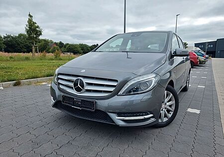 Mercedes-Benz B 200 B200CDI,AUTOMA,1JAHR GARANTI,NAVI,XENON,TEMPOMA