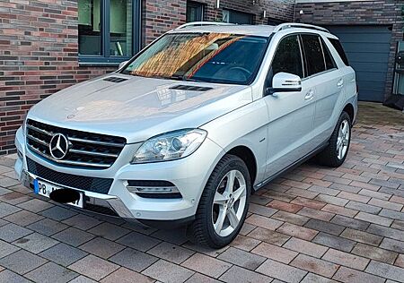 Mercedes-Benz ML 250 BlueTEC 4MATIC-wenig KM, Ganzjahresreifen