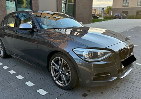 BMW M135i xDrive - Carbon, Alcantara, Vollleder M