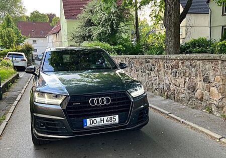 Audi Q7 50 TDI MEGA Ausstattung 115000€ Neupreis. TOP