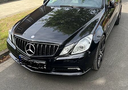 Mercedes-Benz E 200 Coupé CGI BlueEFFICIENCY AVANTG....