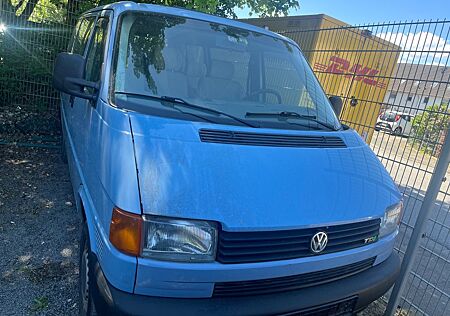 VW T4 Caravelle Volkswagen 2,5-l-Diesel TDI 75kW lang
