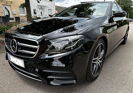 Mercedes-Benz E 350 d Autom. AMG*1.HAND*SCHECKHEFT*WENIG KM*