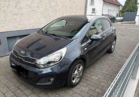 Kia Rio 1.2 FIFA WorldCup Edition, Scheckheft!