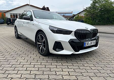 BMW i5 Lim. 40 eDrive M Sportpaket PRO/VOLL/CARBON