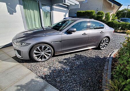 Jaguar XE P250 R-DYNAMIC HSE Automatik