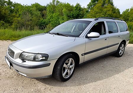 Volvo V70 2.4/Autom./Tempomat/Sitzheizung/GarminNavi