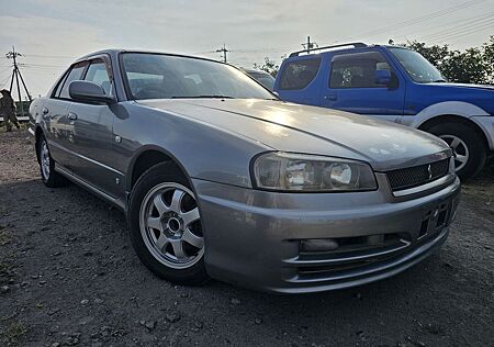 Nissan Skyline R34 GT 4-door JDM-Import