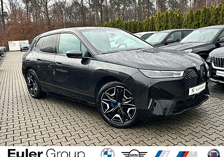 BMW iX xDrive 40 HUD Luftfederung Niveau AHK-klappba