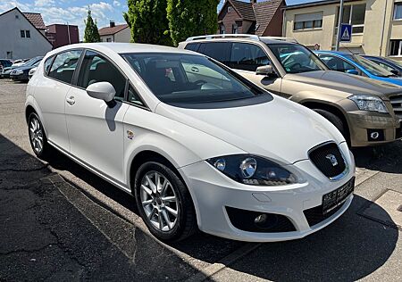 Seat Leon Style TOP ZUSTAND 1.HAND SCHECKHEFT TüV NEU
