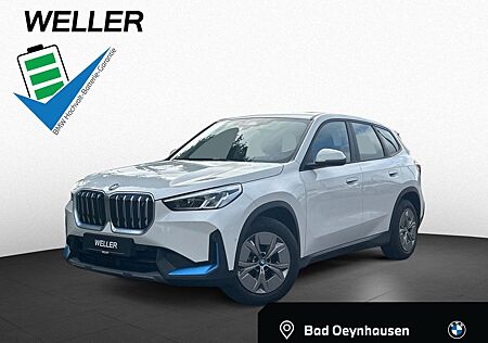 BMW iX1 xDrive30 LivePlus Kamera DAB AdapMFwk Tempo