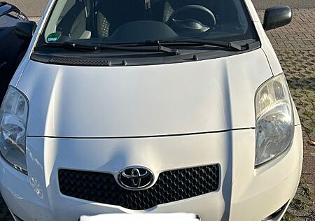 Toyota Yaris 1,0-l-VVT-i Luna Luna