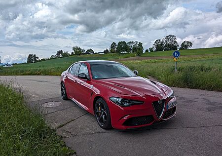 Alfa Romeo Giulia 2.9 V6 Bi-Turbo 375 kW AT8 Quadrifogl...