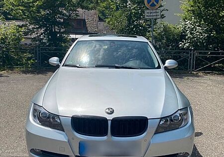 BMW 320i E90