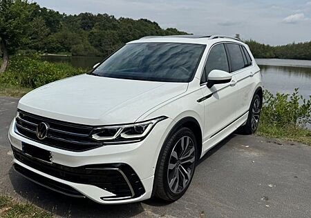 VW Tiguan Volkswagen 1.5 TSI 3x R-Line Pano/Keyless/AHK/Cam