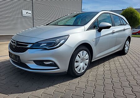 Opel Astra 1.6.CDTI. Sports Tourer. PDC.