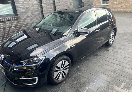 VW Golf Volkswagen EGolf 2020