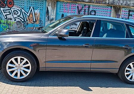 Audi Q5 2.0 TFSI S tronic quattro -
