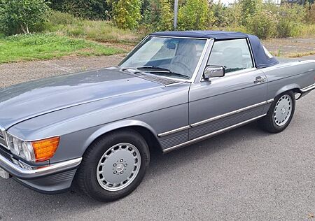 Mercedes-Benz SL 560 Perlmutt Metallic