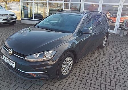 VW Golf Volkswagen VII Var. 2.0 TDI DSG Comfortline SHZ Navi