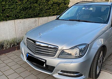 Mercedes-Benz C 220 CDI T BlueEFFICIENCY - AHK,Navi,Xenon