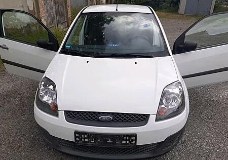 Ford Fiesta 1,3 51 kW / TÜV 5/26
