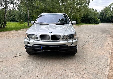 BMW X5 4.4i -