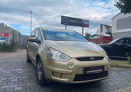 Ford S-Max Titanium/ 8-Fach bereift/ Glasdach