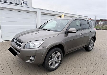 Toyota RAV 4 Executive,Automatik,4X4,AHK,SHZ,TÜV NEU