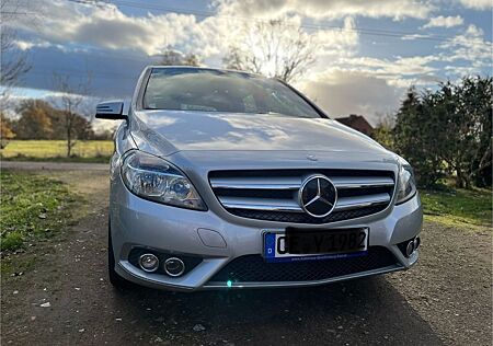 Mercedes-Benz B 200 BlueEFFICIENCY Edition 1 Edition 1