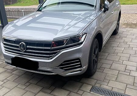 VW Touareg Volkswagen 3.0 V6 TDI Elegance