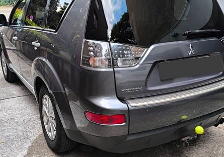 Mitsubishi Outlander 2.2 DI-D 4WD Instyle