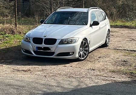 BMW 325i Touring -