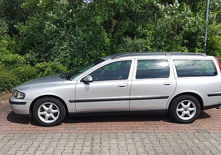 Volvo V70 gebraucht kaufen Volvo V70 2.4 - TÜV 8/26