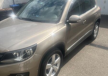 VW Tiguan Volkswagen 2.0 TDI BlueMotion Technology LIFE LI...