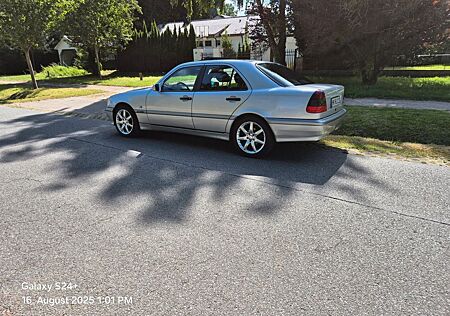 Mercedes-Benz C 180 CLASSIC SELECTION Automatic,Tempomat,SD