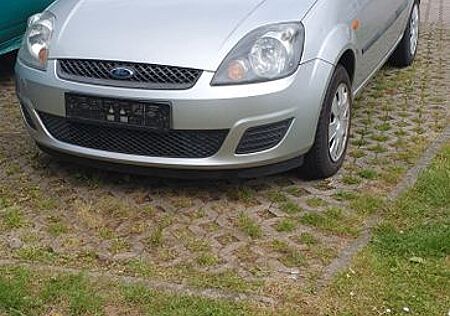 Ford Fiesta 1.3 51 kW Ambiente Ambiente