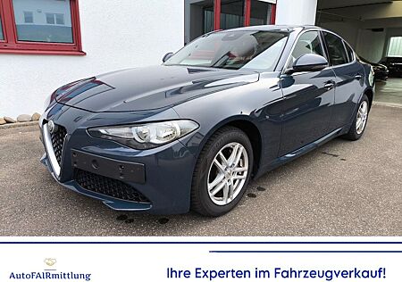 Alfa Romeo Giulia 2.2 JTDM Super/NAVI/SPORT/18''/TEMPOM/PDC