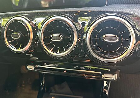 Mercedes-Benz A 180 -