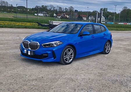BMW 118i M Sport M Sport, Misano blau