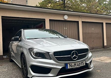 Mercedes-Benz CLA 200 AMG Line 8Fach