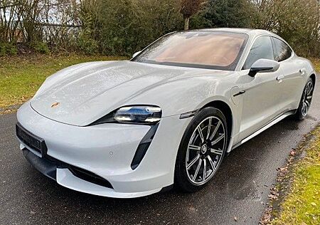 Porsche Taycan Turbo