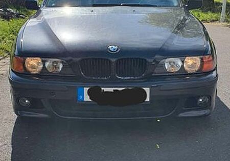 BMW 523i