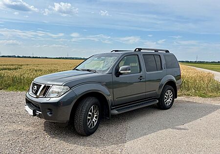 Nissan Pathfinder 2.5 dCi SE 4WD Automatik