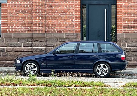 BMW 328i touring