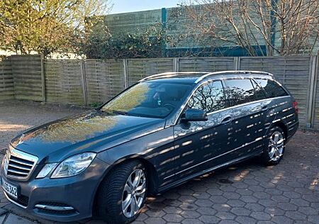 Mercedes-Benz E 200 CGI T BlueEFFICIENCY AVANTGARDE AVANTGARDE